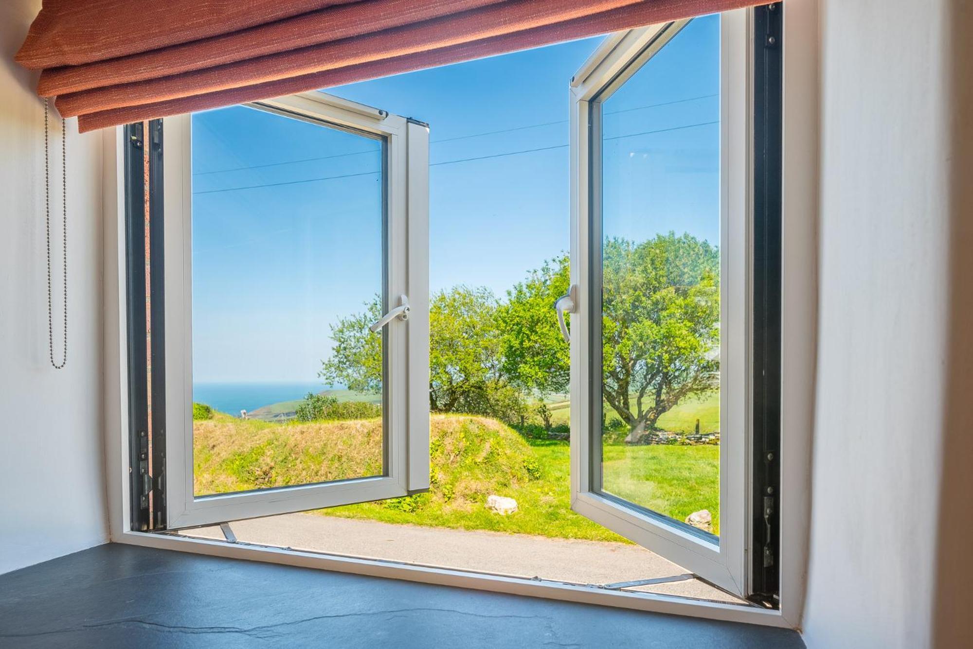 Polrunny Farm Seaberry Cottage With A Sea View And Log Burner 보스캐슬 외부 사진