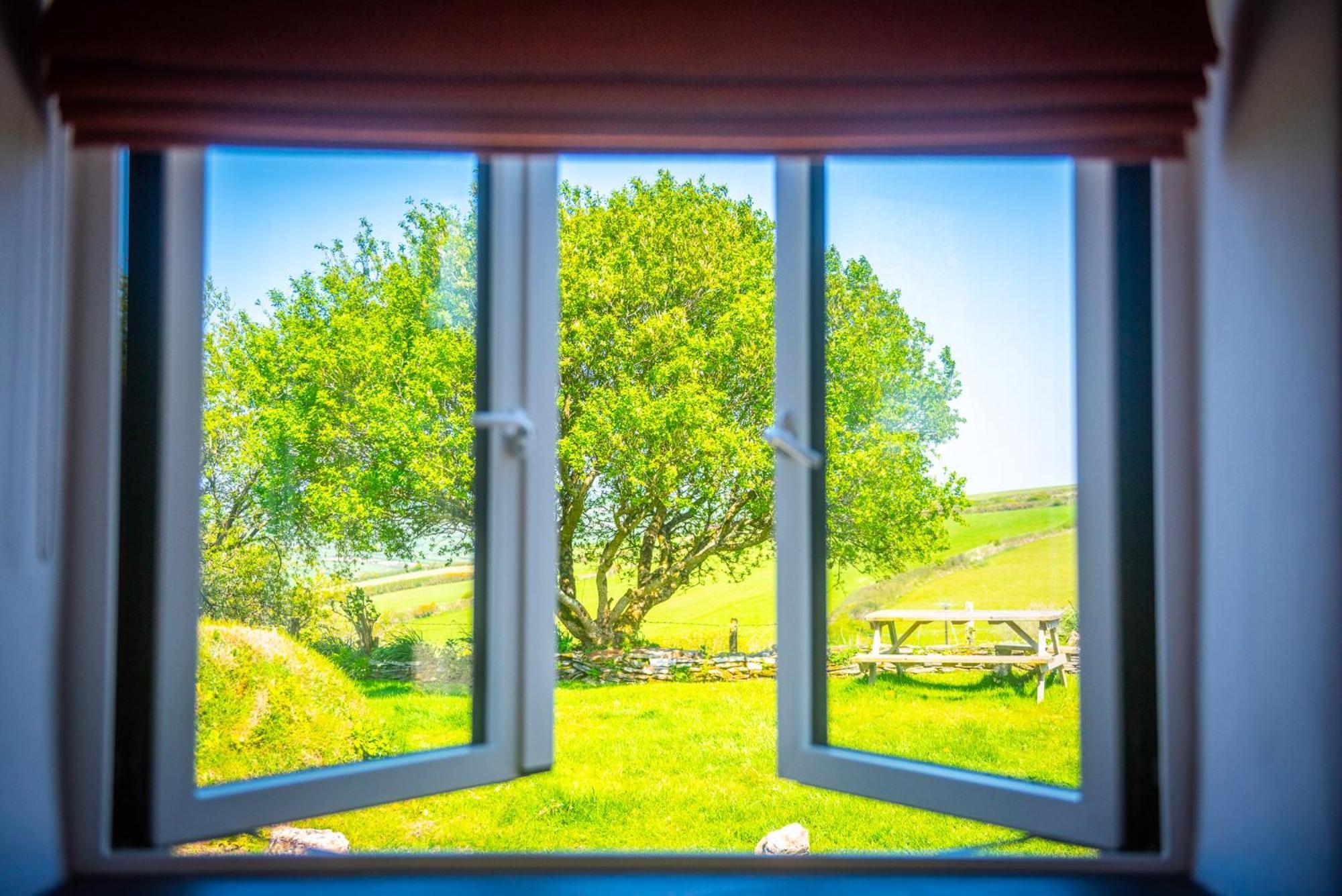 Polrunny Farm Seaberry Cottage With A Sea View And Log Burner 보스캐슬 외부 사진